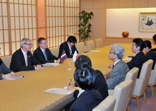 （写真）日・ラトビア外相会談（概要）-2