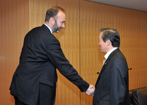 （写真）ギスケ・ノルウェー貿易産業大臣と山根副大臣との会談（概要）-1