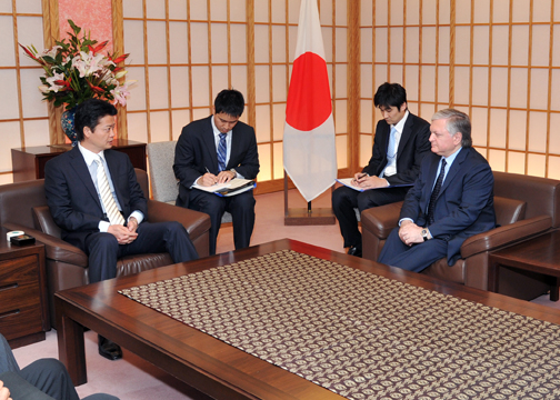 （写真）日・アルメニア外相会談-2