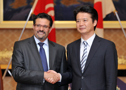 （写真）玄葉外務大臣とアブデッサレーム・チュニジア外務大臣との会談-1