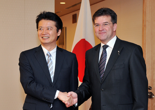 （写真）日・スロバキア外相会談（概要）-1