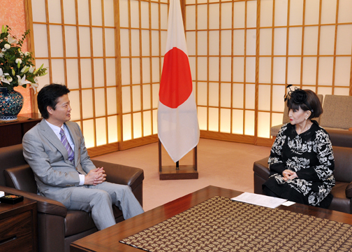 （写真）黒柳徹子・国連児童基金（ユニセフ）親善大使による玄葉外務大臣表敬-2