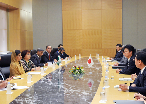（写真）日・パキスタン外相会談-2