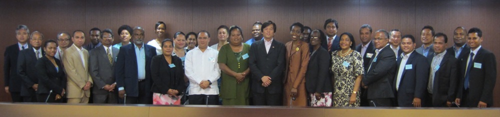 （写真）島嶼国気候変動交渉等担当者による中野外務大臣政務官表敬-2