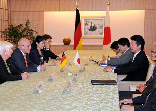外務省 カウダー独連邦議会キリスト教民主同盟 社会同盟 Cdu Csu 会派院内総務による玄葉外務大臣表敬 外務省 カウダー独連邦議会キリスト教民主同盟 社会同盟 Cdu Csu 会派院内総務による玄葉外務大臣表敬
