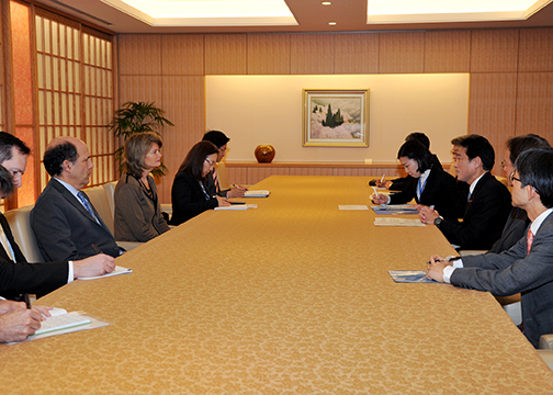 マコウスキー米国上院議員による岸田外務大臣表敬 (2)