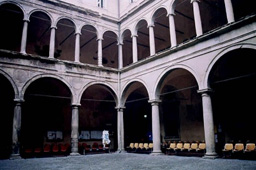 写真　研修時代を過ごしたボローニャ大学構内