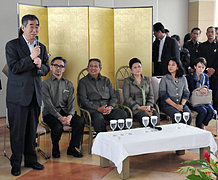 （写真）ユドヨノ・インドネシア大統領夫妻と看護師・介護福祉士候補者との懇談2
