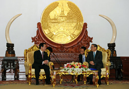 (Photo)Meeting with H.E. Mr. Choummaly SAYASONE, President of the Lao People’s Democratic Republic, Secretary General of the Lao People’s Revolutionary Party (Overview) 2