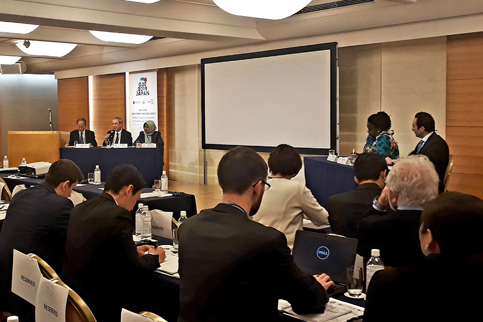 (Photo)Exchange of Views by Panelists 1