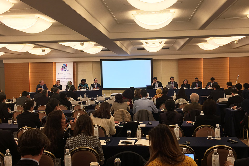 (Photo)Exchange of Views by Panelists 2