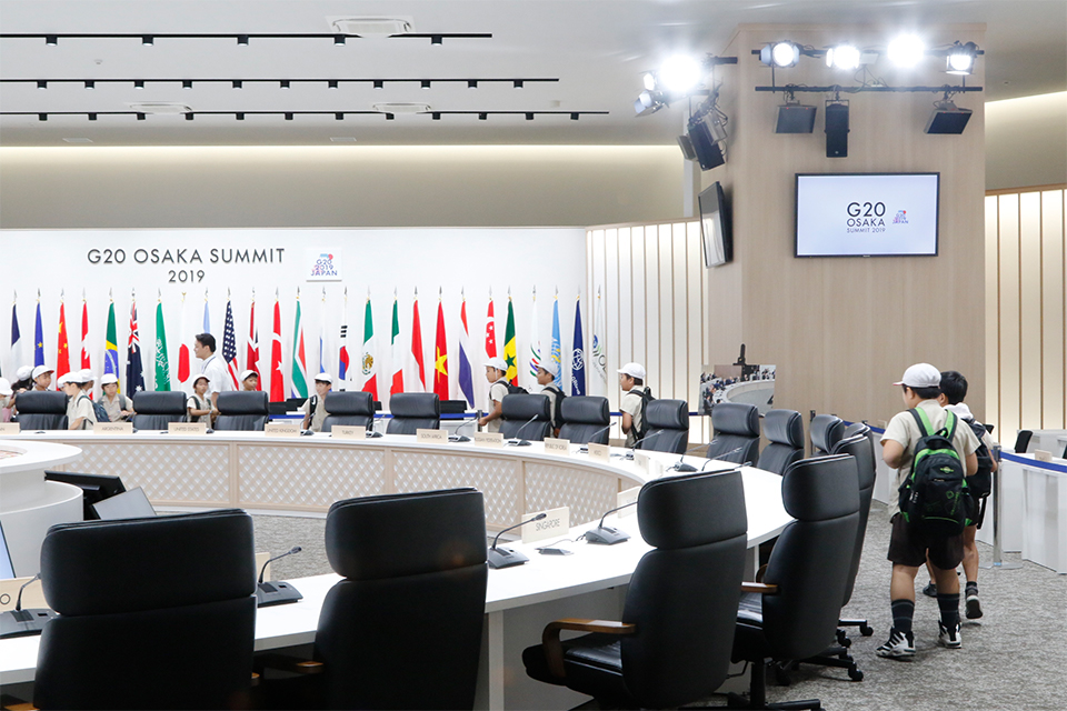 (Photo)Experiencing the hometown venue of the Osaka Summit 2