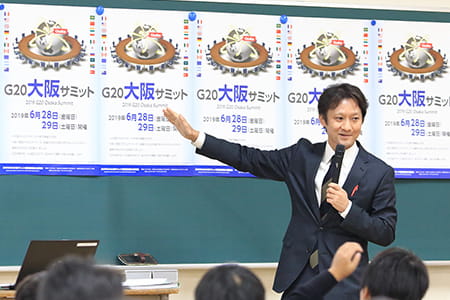 (Photo) PARTICIPANT FROM THE REACTIONS 3