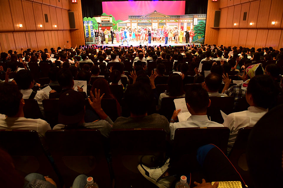 (Photo) OSAKA'S MANZAI - THE EPITOME OF STORYTELLING 2