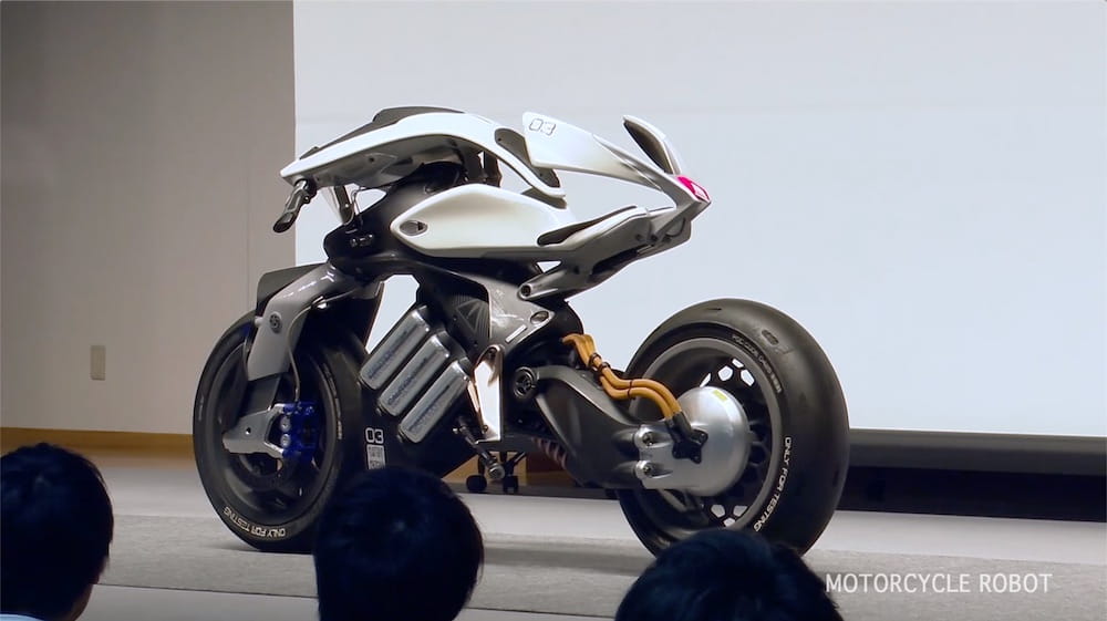 (photo)MORTORCYCLE ROBOT