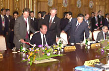 Exchange of views with leaders of non-G8 governments (round table)