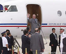 Departure of the President of the French Repubulic Jacques Chirac from Okinawa
