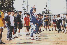 Technical guidance from an invited soccer coach (Santa Catarina)