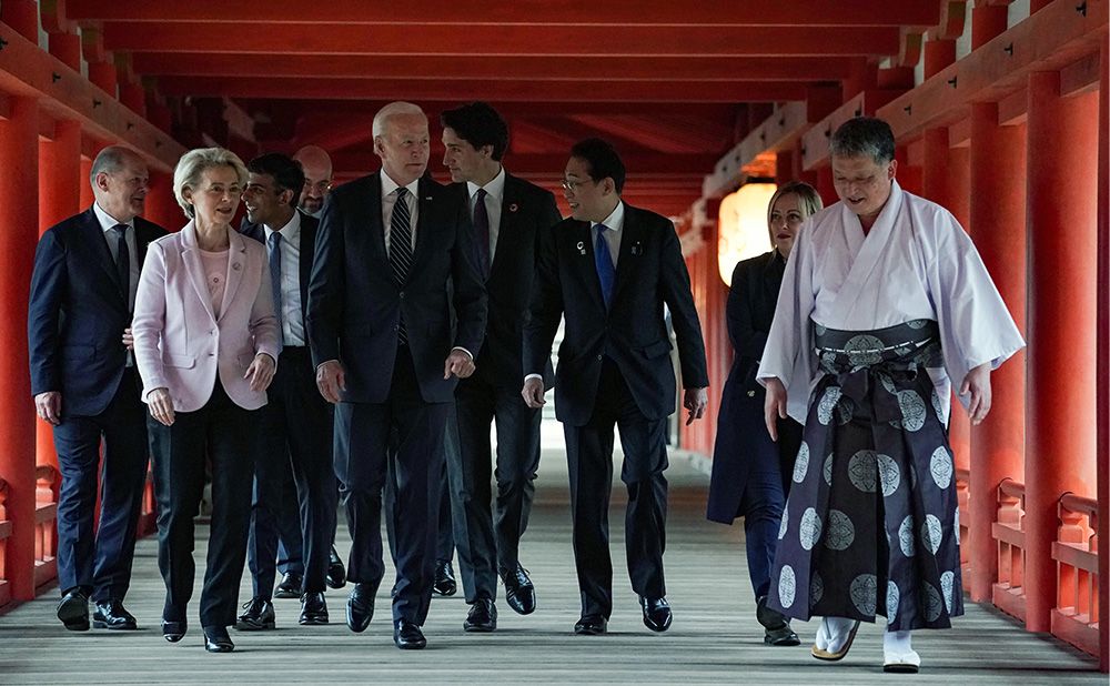 Visit the Itsukushima Shrine3