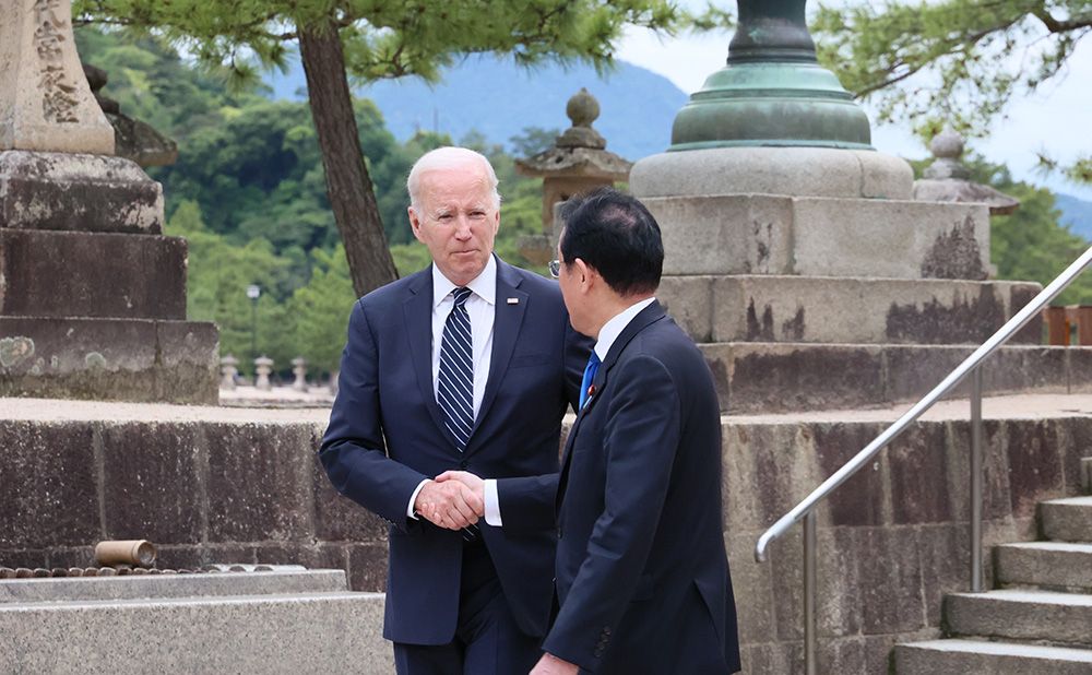 Visit the Itsukushima Shrine5