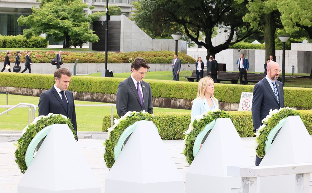 Silent prayers at the Cenotaph for the Atomic Bomb Victims 2