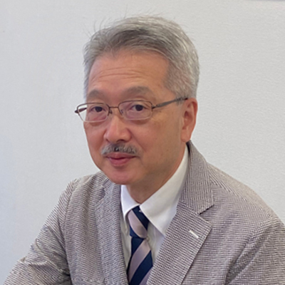 A photo of professor Yamakawa