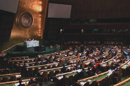 Minister for Foreign Affairs Machimura gives a speech at the Special Meeting on Financing for Development (September 2005)