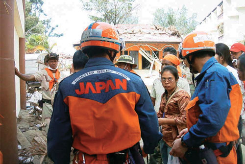 JDRT providing assistance to the tsunami-affected area (Photo: JICA)