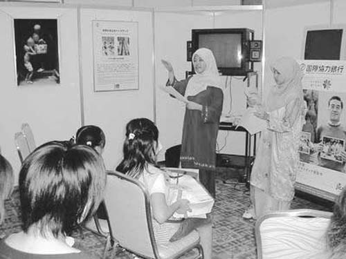 A scene of an event participated in by students who came to Japan under the Higher Education Loan Fund Project (HELP III) (Photo: JBIC)