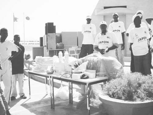 Procured equipment to prevent malaria, such as mosquito nets and pesticides (Senegal) (Photo: Japan International Cooperation System [JICS])