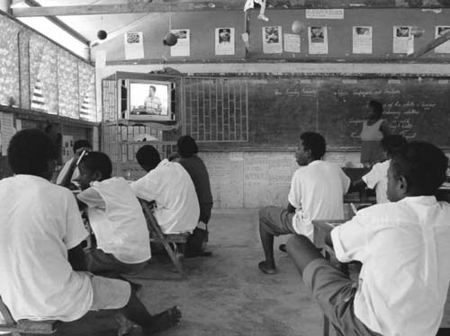 A project to improve learning through television programs in Papua New Guinea