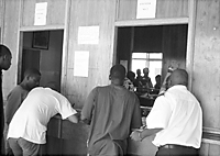 Immigration control at the current facility in Zimbabwe (Photo: JICA)