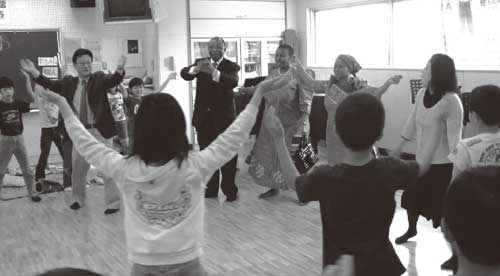 One School, One Country Project (Lesotho ambassador to Japan visiting an elementary school)