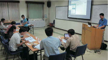 A presentation on the manufacturing achievements of business participants takes place every year at the center in Ho Chi Minh City. (Photo: JICA)