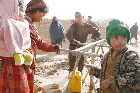 Water facility in a camp for internally displaced persons in Kabul, Afghanistan. (Photo: Mika Tanimoto / JICA)