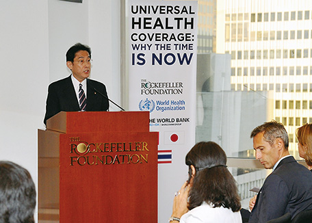 Minister for Foreign Affairs Fumio Kishida addressing a speech at the side event of the 69th session of the UN General Assembly "Delivering on Universal Health Coverage (UHC)" in September 2014.