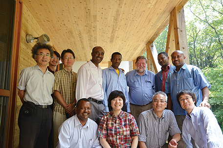 Ms. Kiho Yaoita (front center) conducts training with Mr. C.W. Nicol (third from the right in the back row), the first director of the Semien Mountains National Park (1965-1969), at the Afan Woodland in Kurohime, Nagano Prefecture. (Photo: Kiho Yaoita)