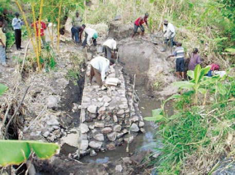 Weirs have been upgraded to masonry construction in the regions where irrigation farming with simple weirs is implemented successfully. (Photo: JICA)