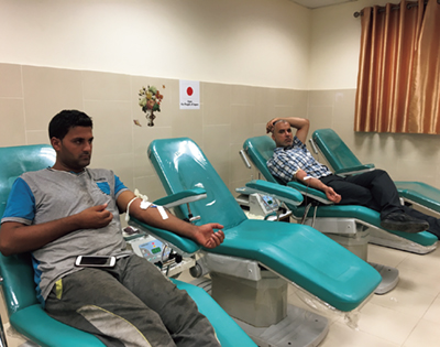 Patients taking blood tests at the hospital in the Gaza Strip in Palestine. Blood test equipment was provided through the Grant Assistance for Grass-roots Projects.