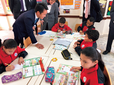 Parliamentary Vice-Minister for Foreign Affairs NAKATANI Shinichi visiting an Egypt-Japan school in Cairo (December 2019)
