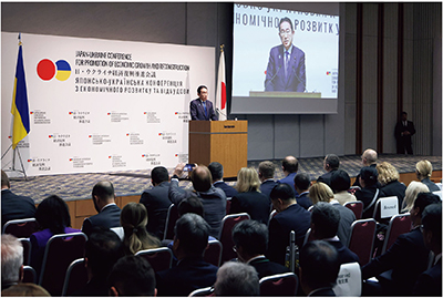 Photo 1. Details in caption.