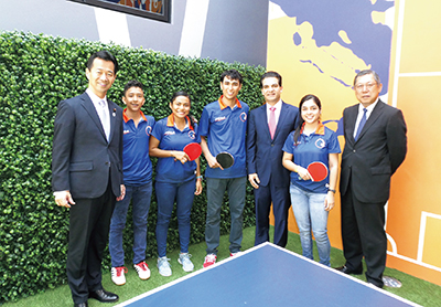 Parliamentary Vice-Minister Okamoto encouraging young athletes in El Salvador (April, Santa Tecla, El Salvador)