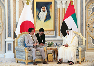 Prime Minister Abe's visit to the United Arab Emirates, meeting with the Crown Prince of Abu Dhabi (April, United Arab Emirates; Photo: Cabinet Public Relations Office) (Chapter 2-6-2)
