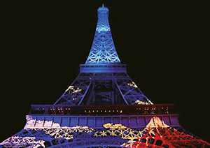 Special Light-up of the Eiffel Tower for Japonismes 2018 (September, France; Photo: ©CLAD/The Farm) (Chapter 2-4-2; Chapter 3-4-2)