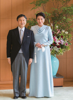 Sus Majestades el Emperador y la Emperatriz de Japón (foto facilitada por la Agencia de la Casa Imperial)