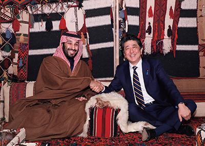 Prime Minister Abe meeting with Crown Prince Mohammad bin Salman (January 12, Ulah, Saudi Arabia; Photo: Cabinet Public Relations Office)