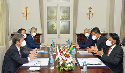 Japan-Mauritius Foreign Ministers' Meeting (December 13, Vacoas-Phoenix, Mauritius)