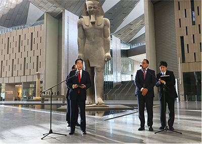 Prime Minister Kishida visiting the Grand Egyptian Museum (April 30, Cairo, Egypt; Photo: Cabinet Public Affairs Office)