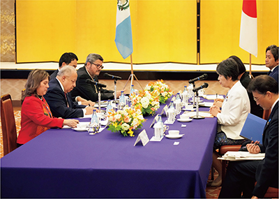 Japan-Guatemala Foreign Ministers' Meeting (May 22, Tokyo)