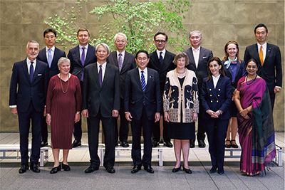 Courtesy call on Prime Minister Kishida by members attending the fourth meeting of the International Group of Eminent Persons for a World without Nuclear Weapons (May 22, Tokyo; Photo: Official Website of the Prime Minister of Japan and His Cabinet)